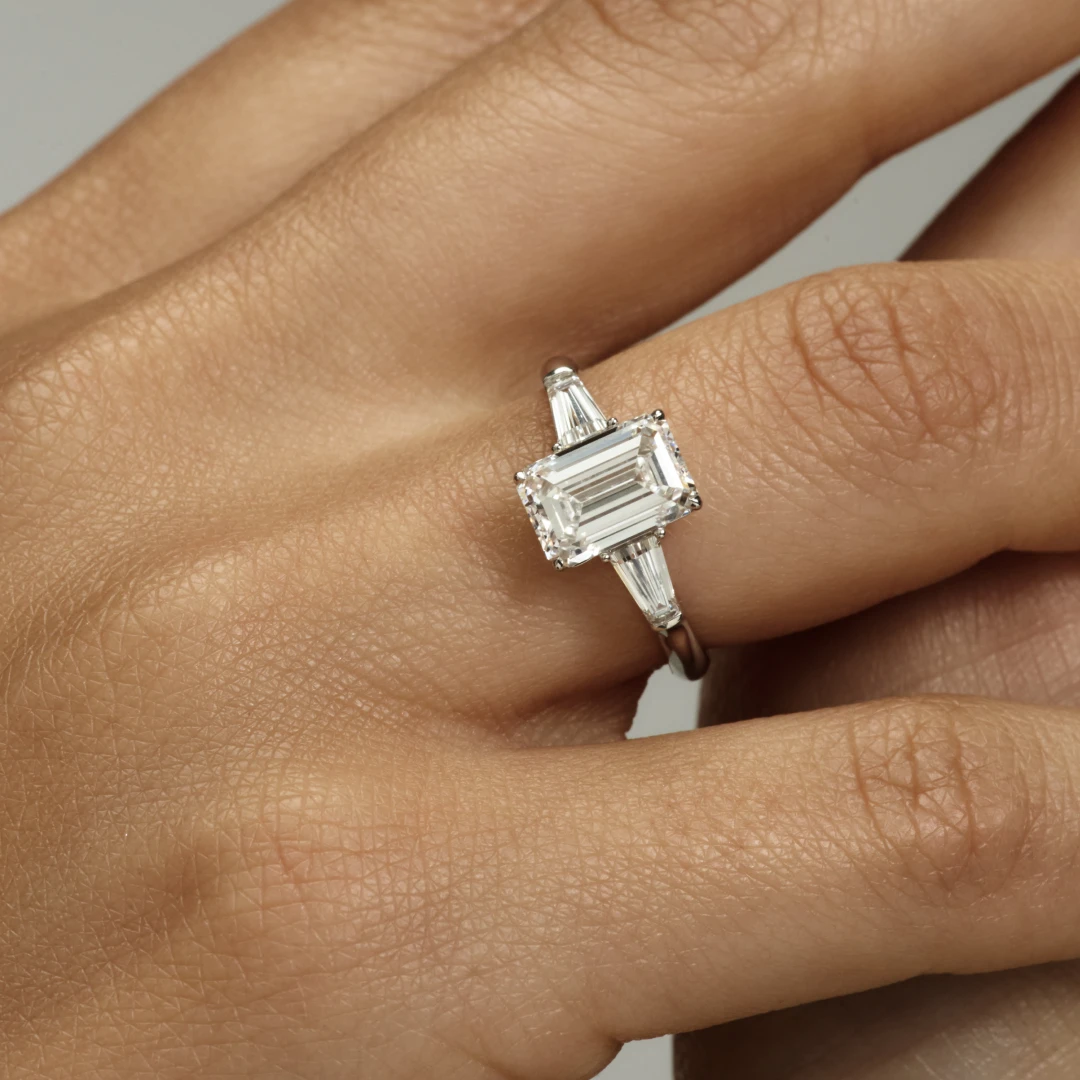 EMERALD CUT DIAMOND RING