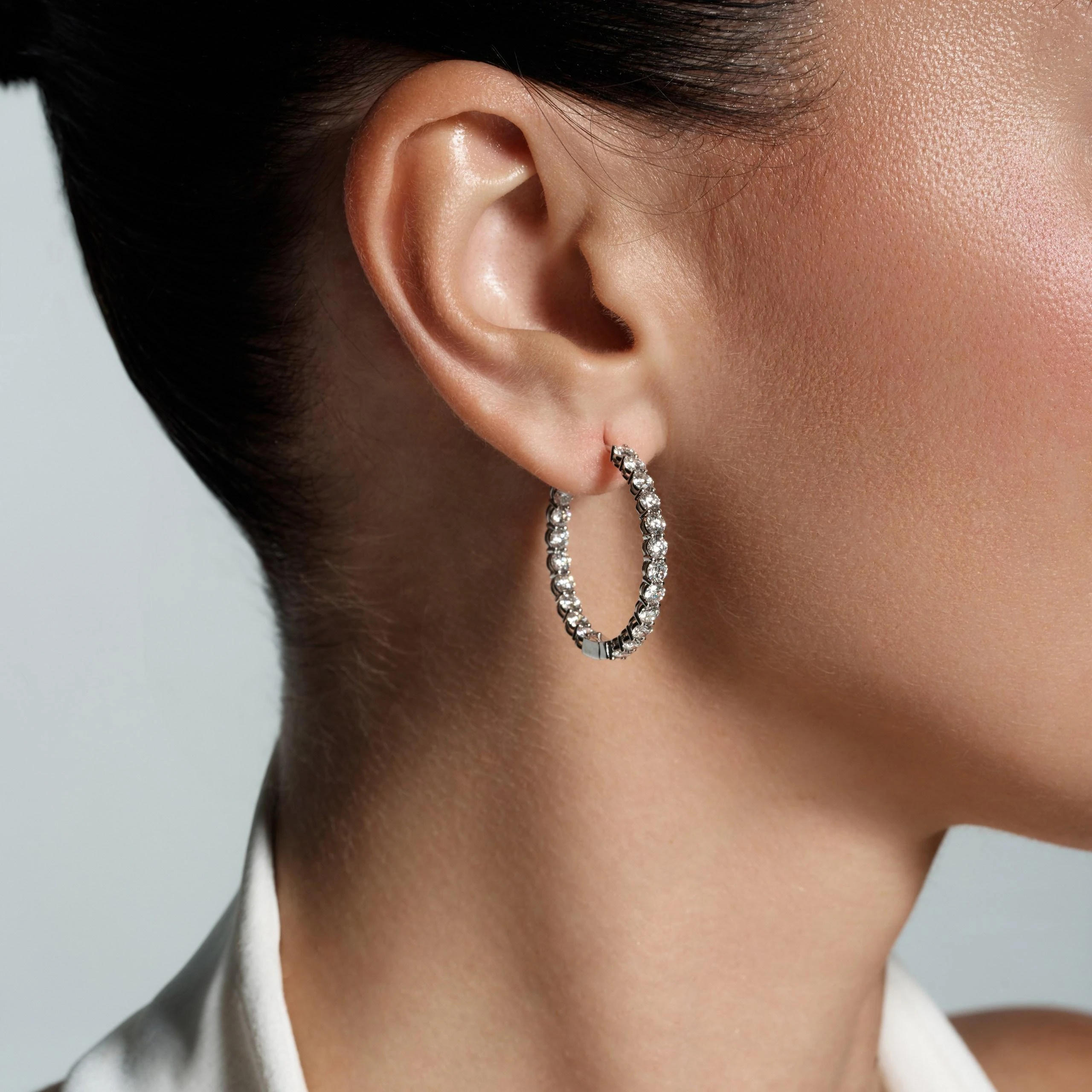 ROUND DIAMOND HOOP EARRINGS