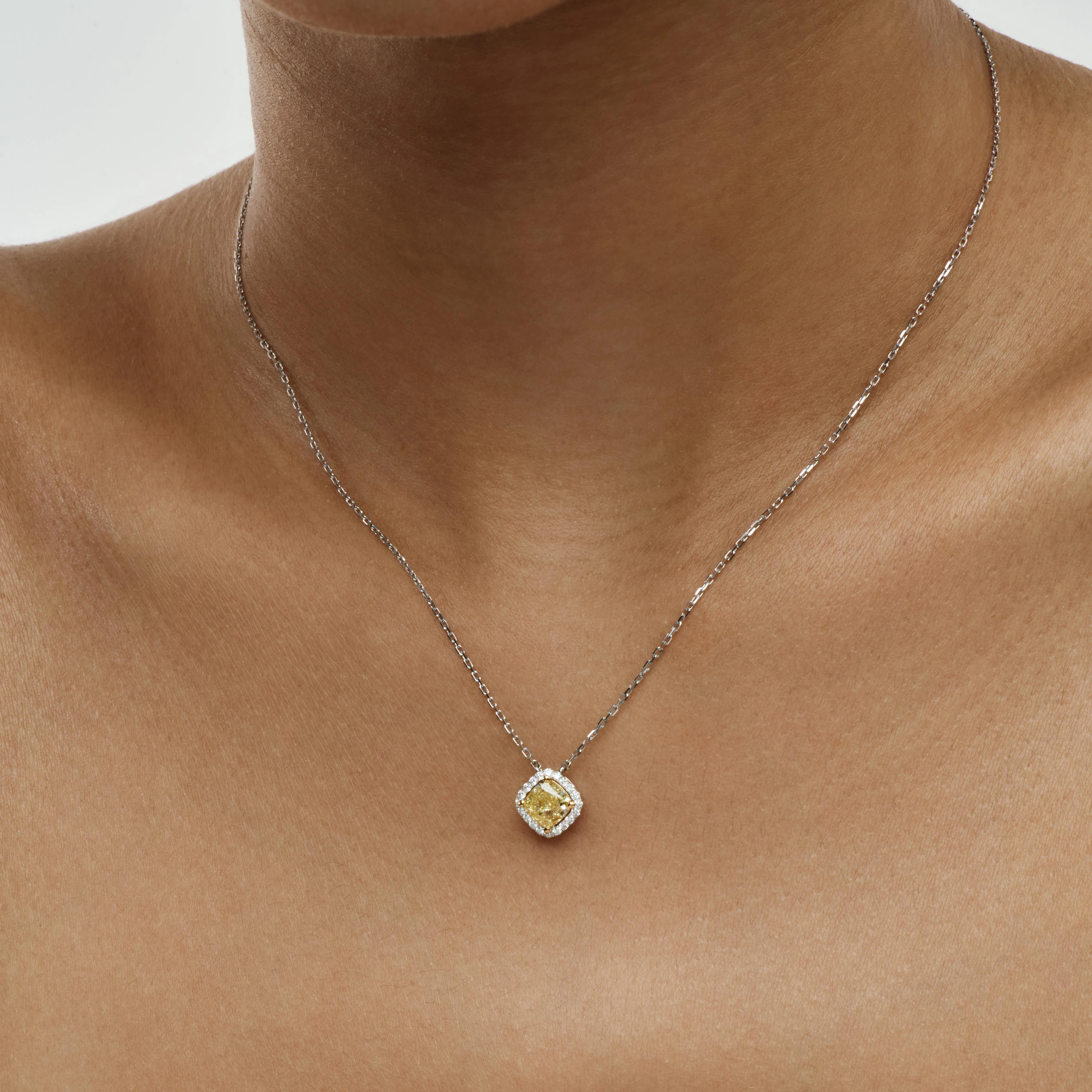 CUSHION CUT YELLOW AND WHITE DIAMOND PENDANT