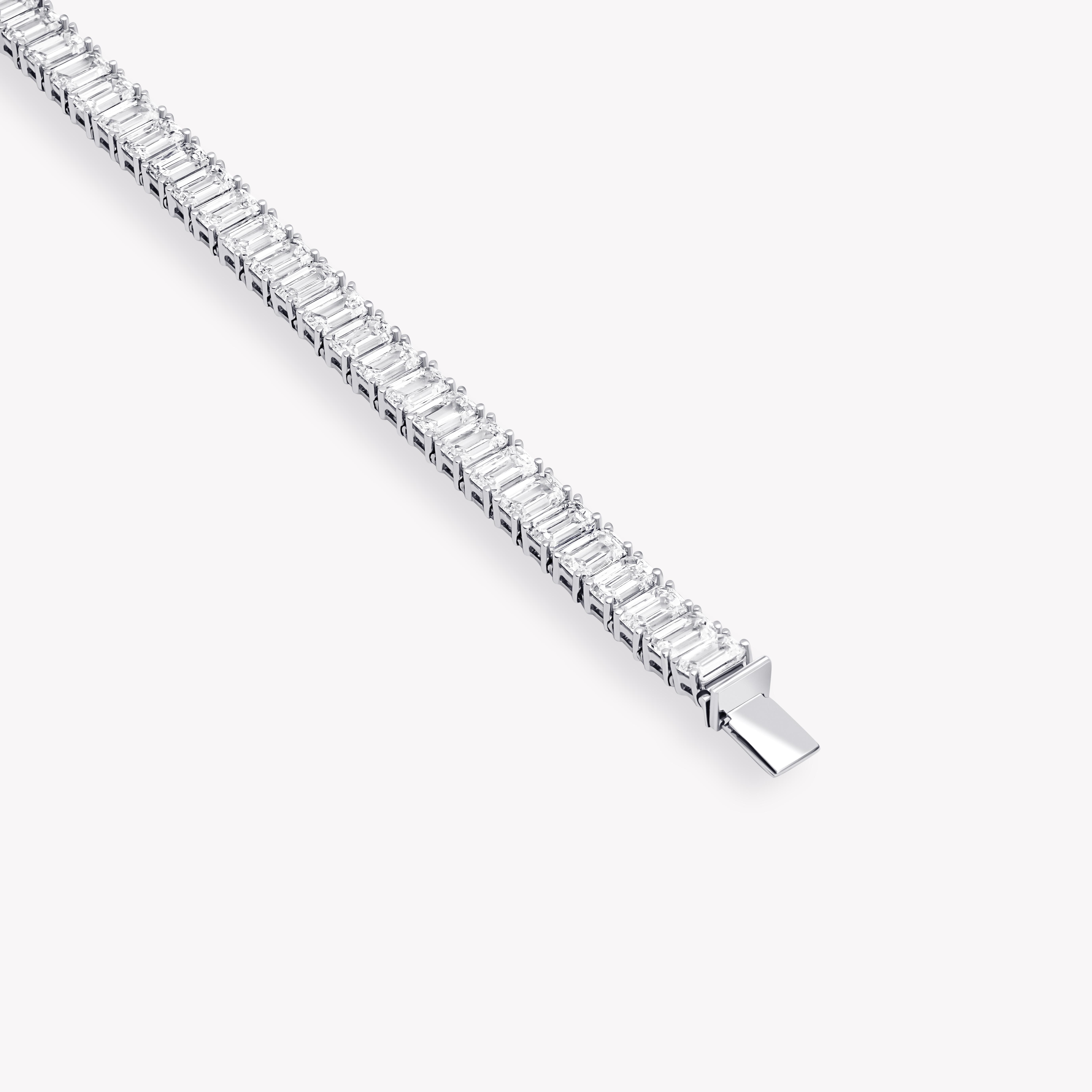 EMERALD CUT DIAMOND BRACELET