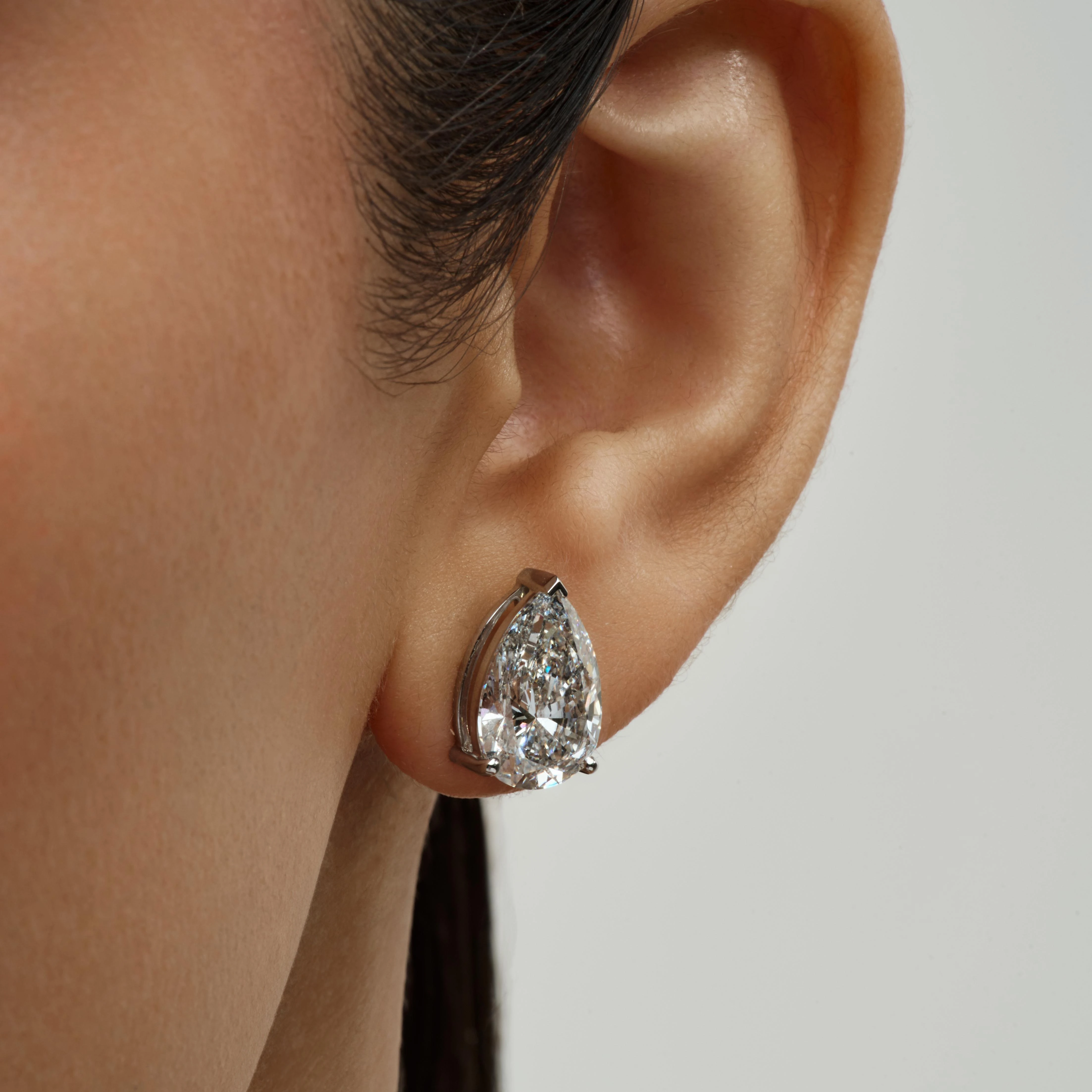 PEAR DIAMOND STUD EARRINGS