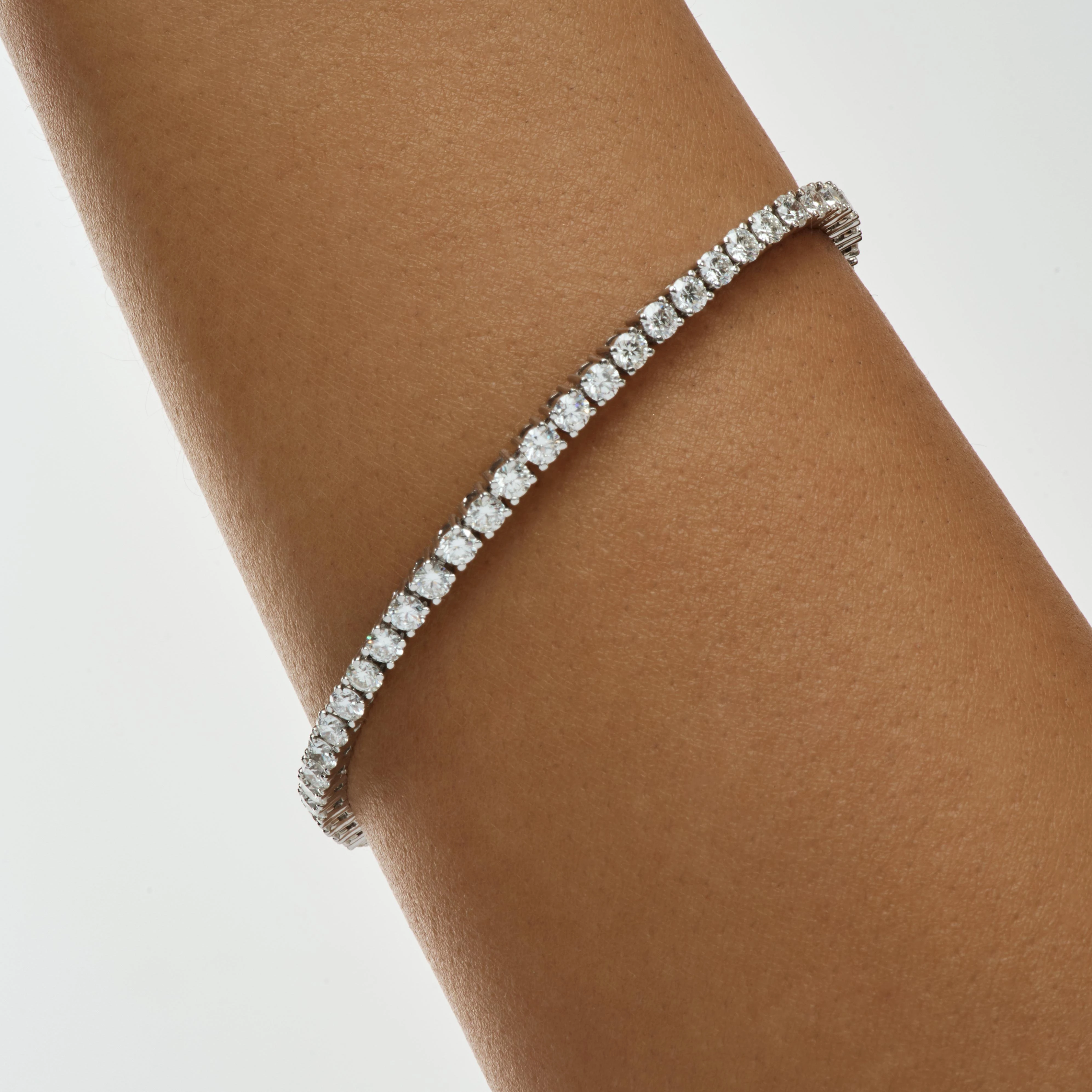 ROUND DIAMOND TENNIS BRACELET