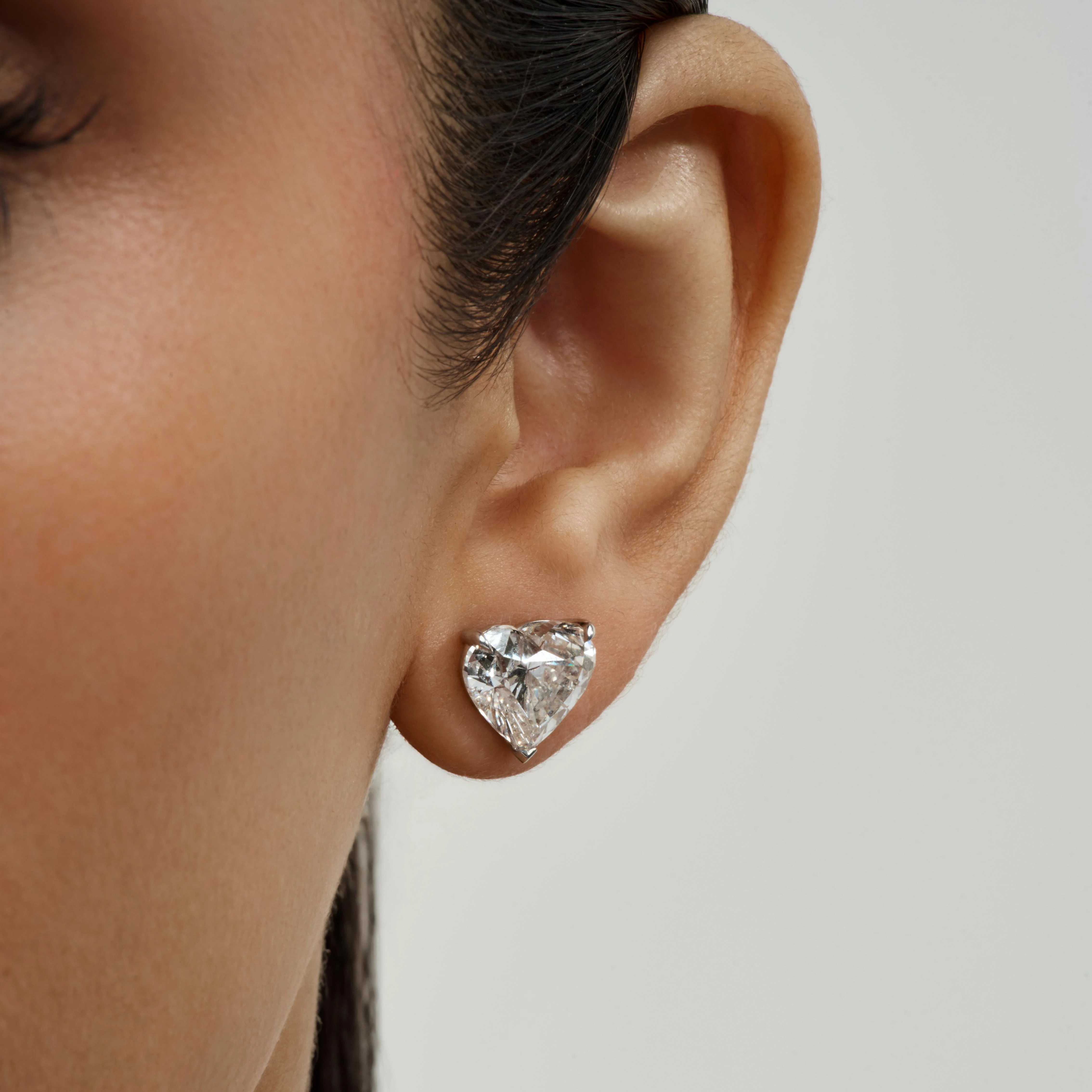 HEART DIAMOND STUD EARRINGS