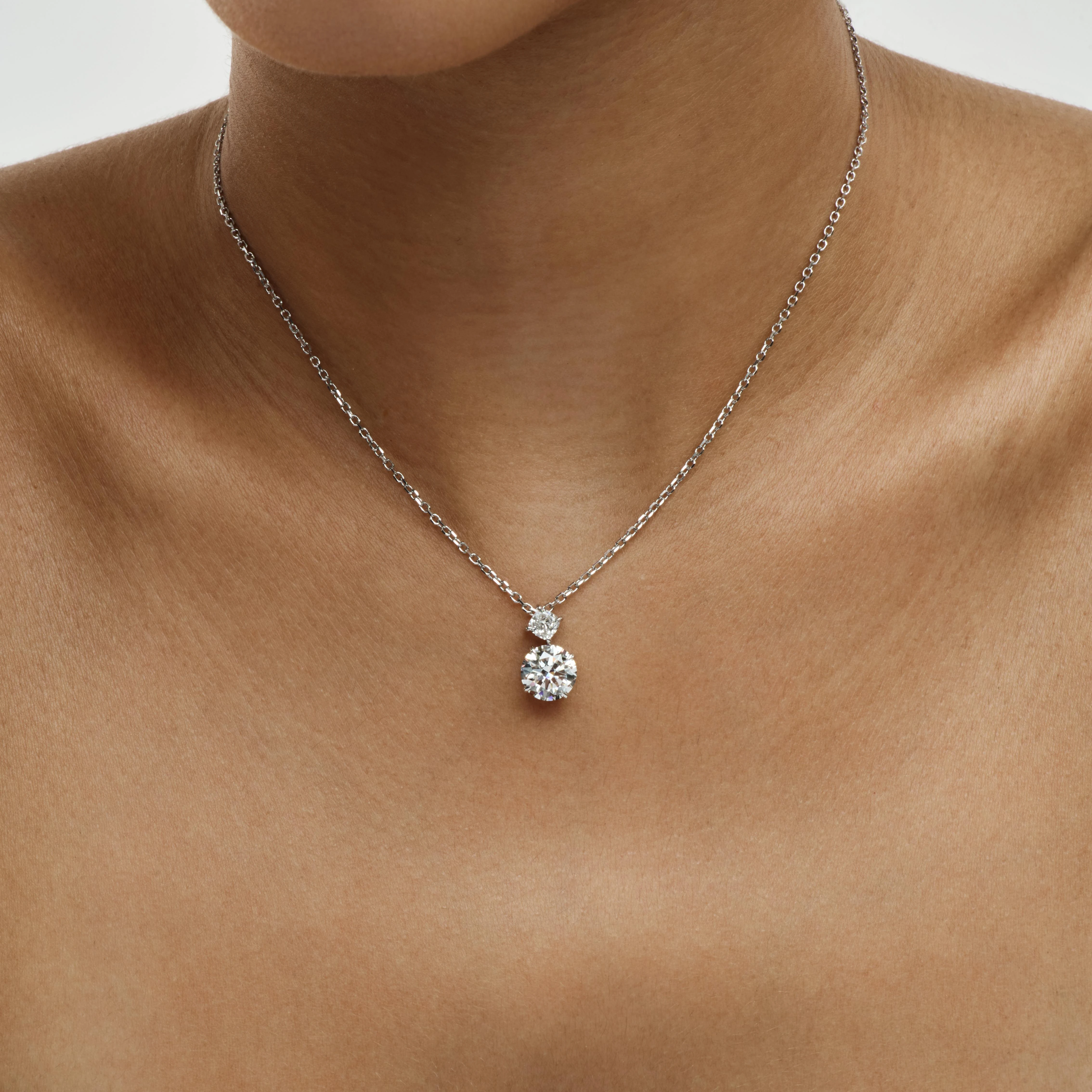ROUND DIAMOND PENDANT