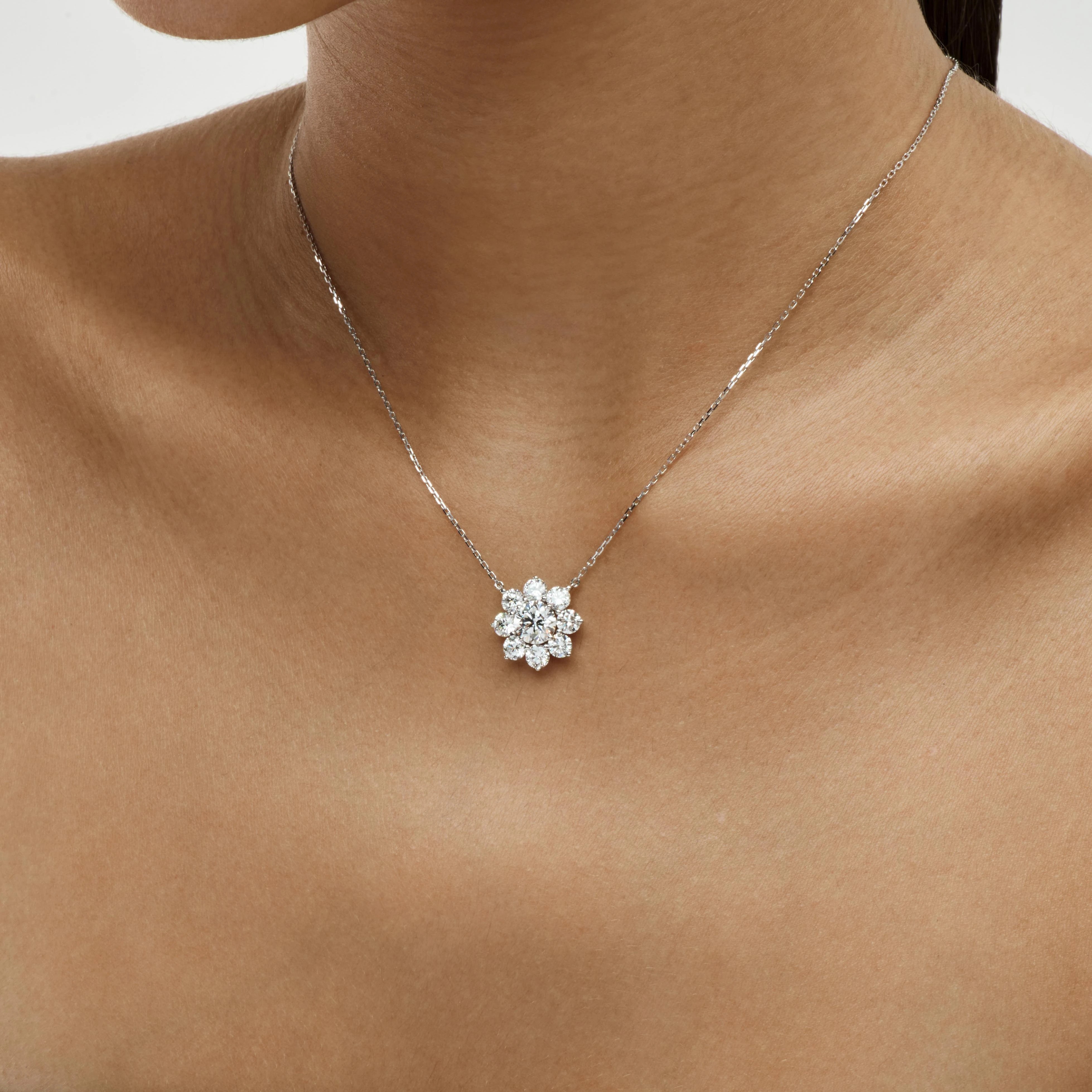 FLORAL DIAMOND PENDANT 